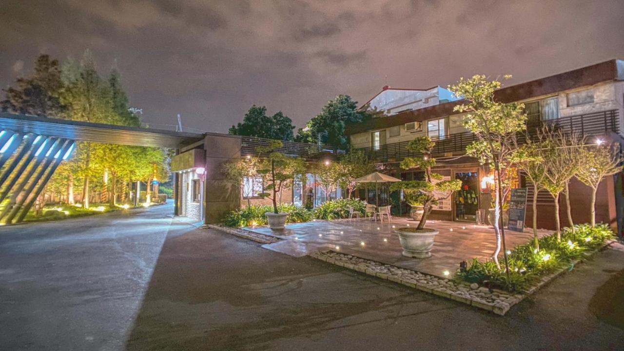 Holly Wood Motel Pitou Экстерьер фото