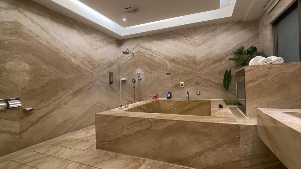 Holly Wood Motel Pitou Экстерьер фото