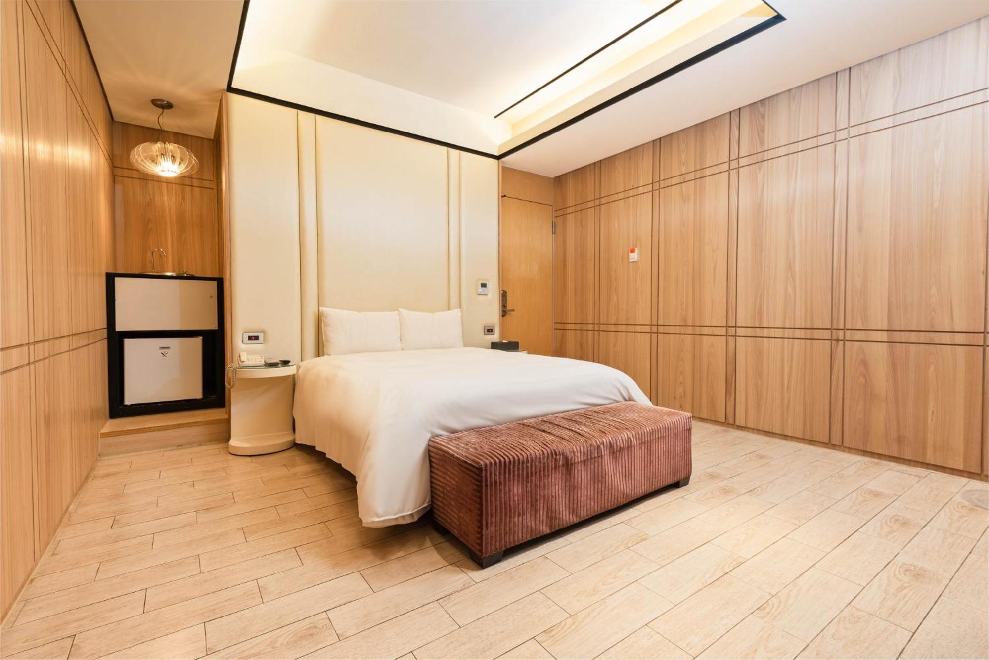 Holly Wood Motel Pitou Экстерьер фото
