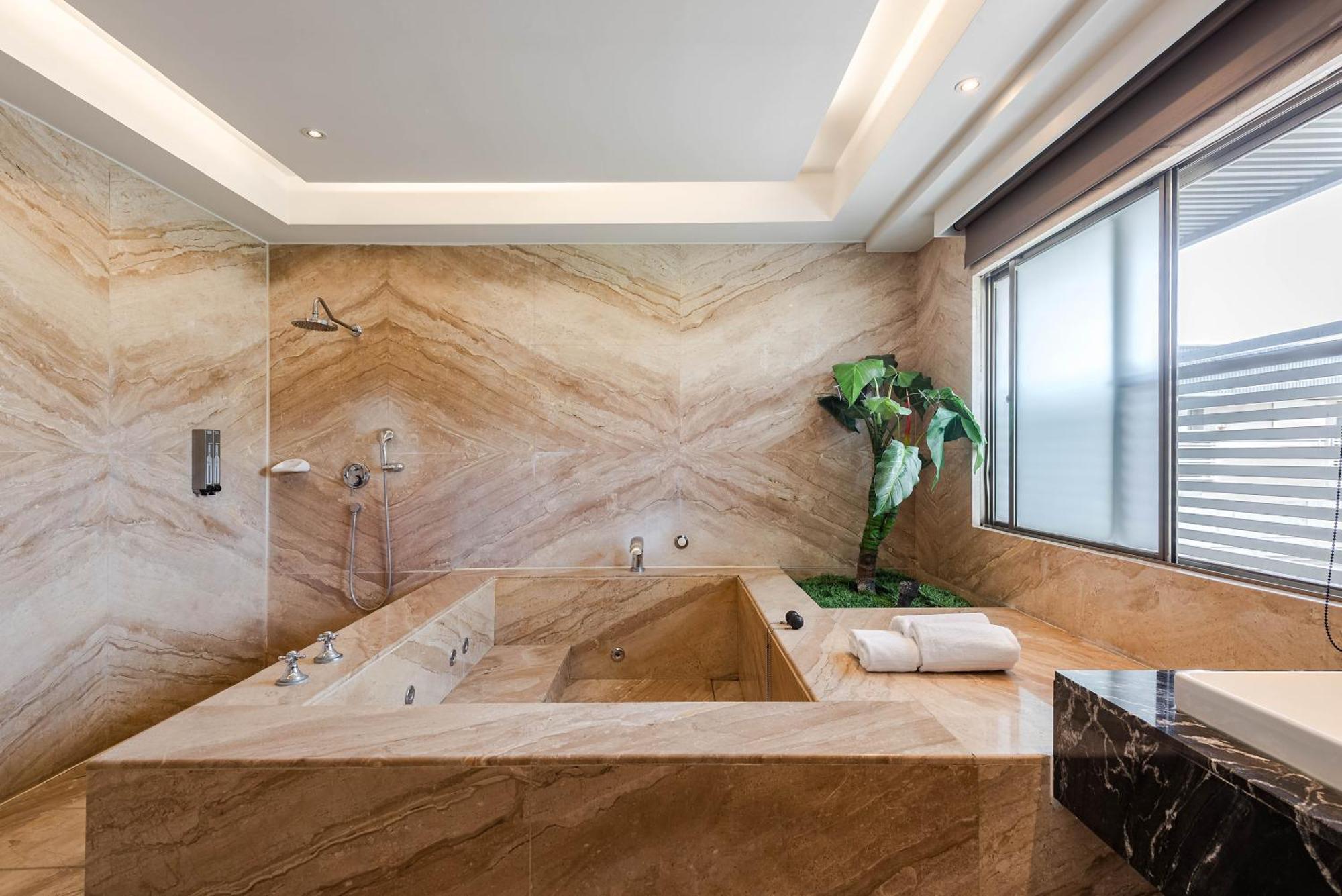 Holly Wood Motel Pitou Экстерьер фото