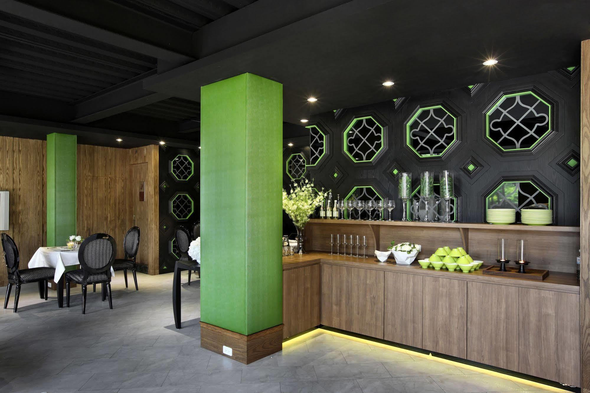 Holly Wood Motel Pitou Экстерьер фото
