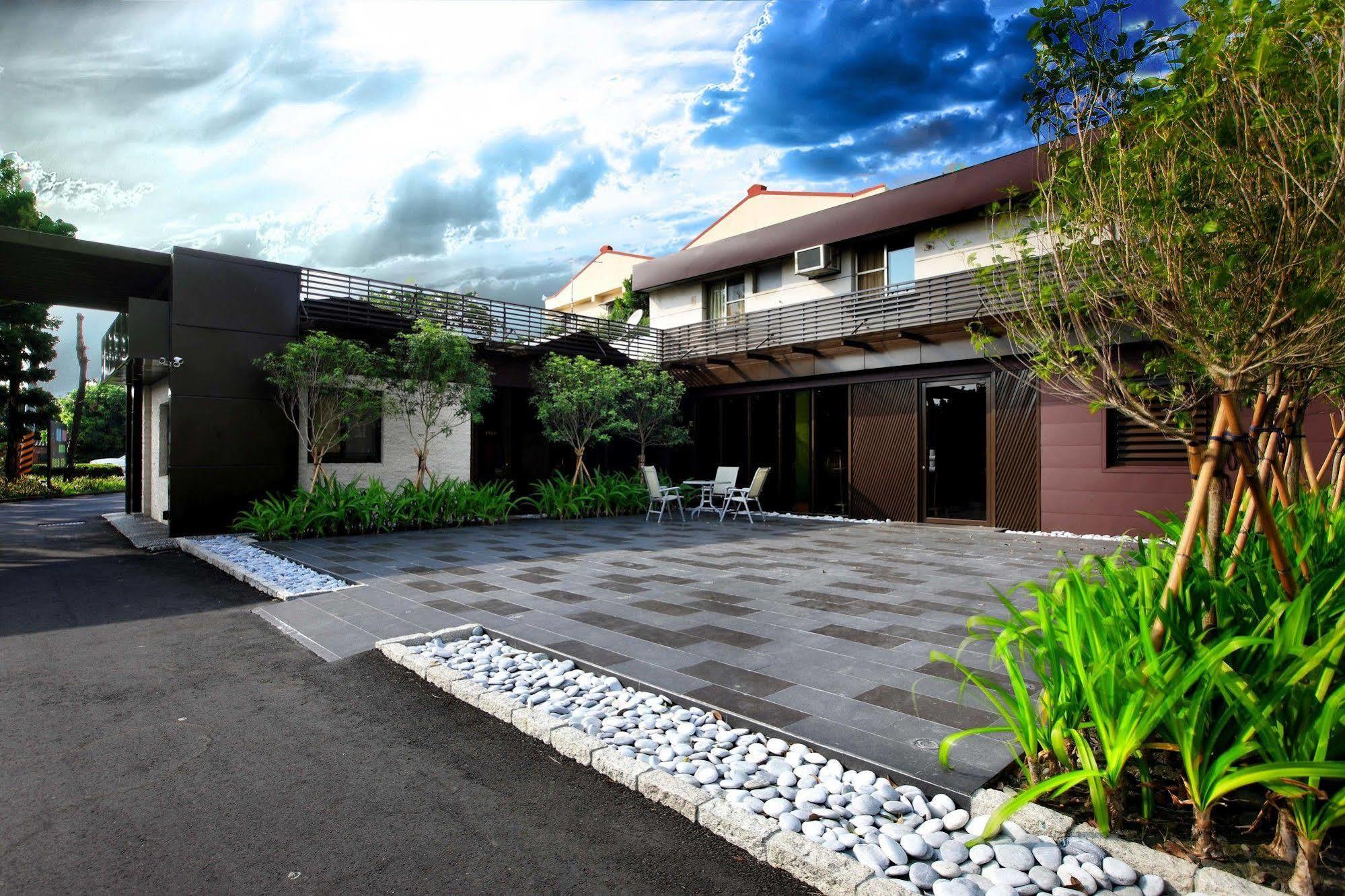 Holly Wood Motel Pitou Экстерьер фото