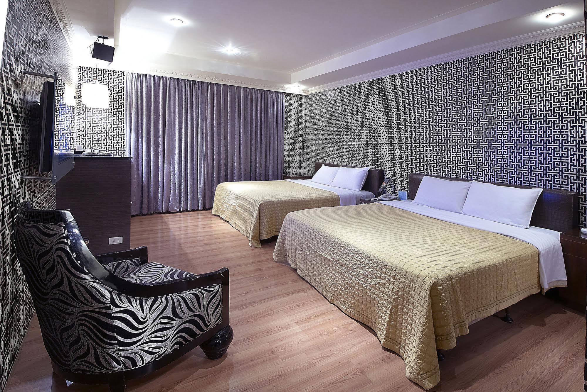 Holly Wood Motel Pitou Экстерьер фото
