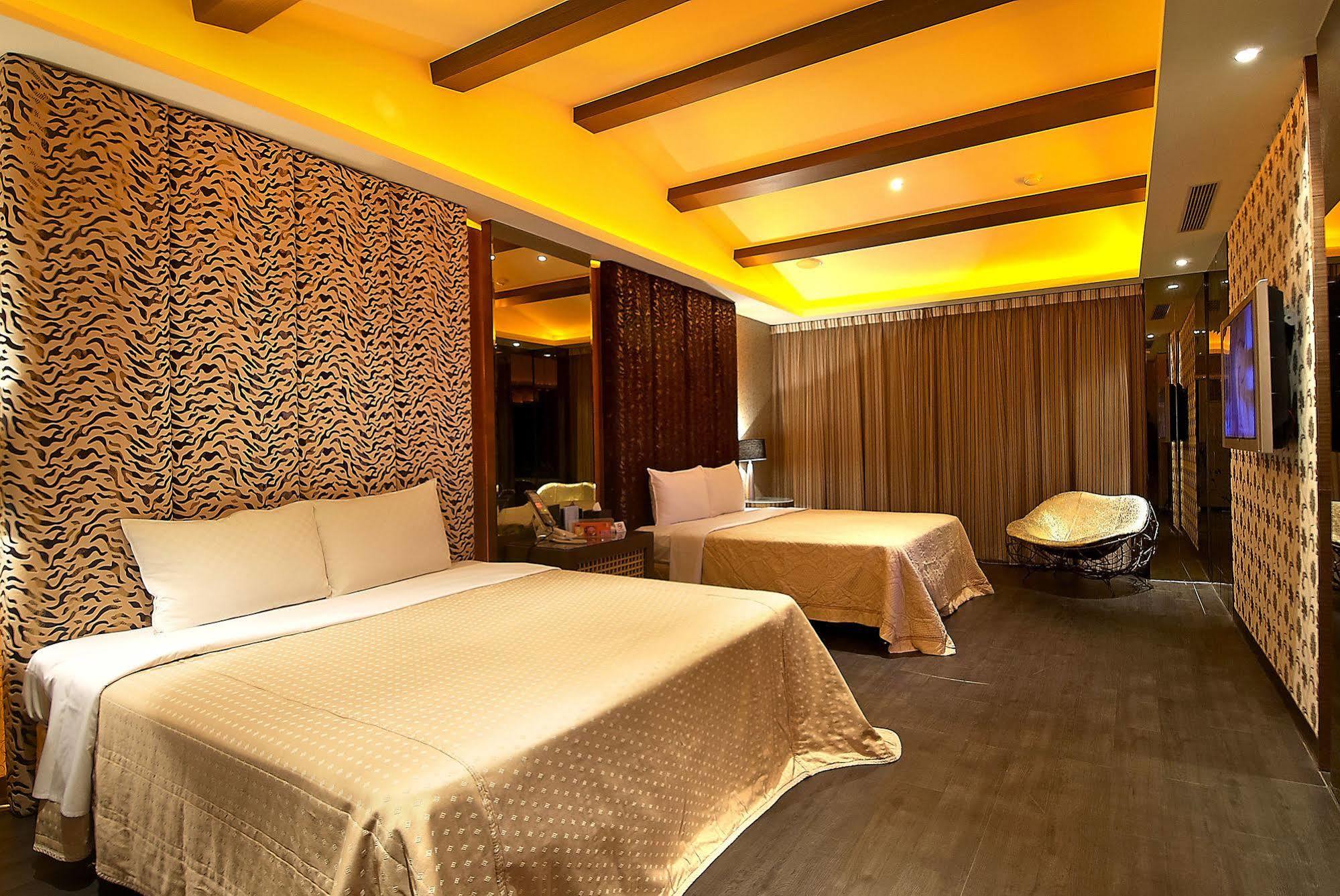 Holly Wood Motel Pitou Экстерьер фото
