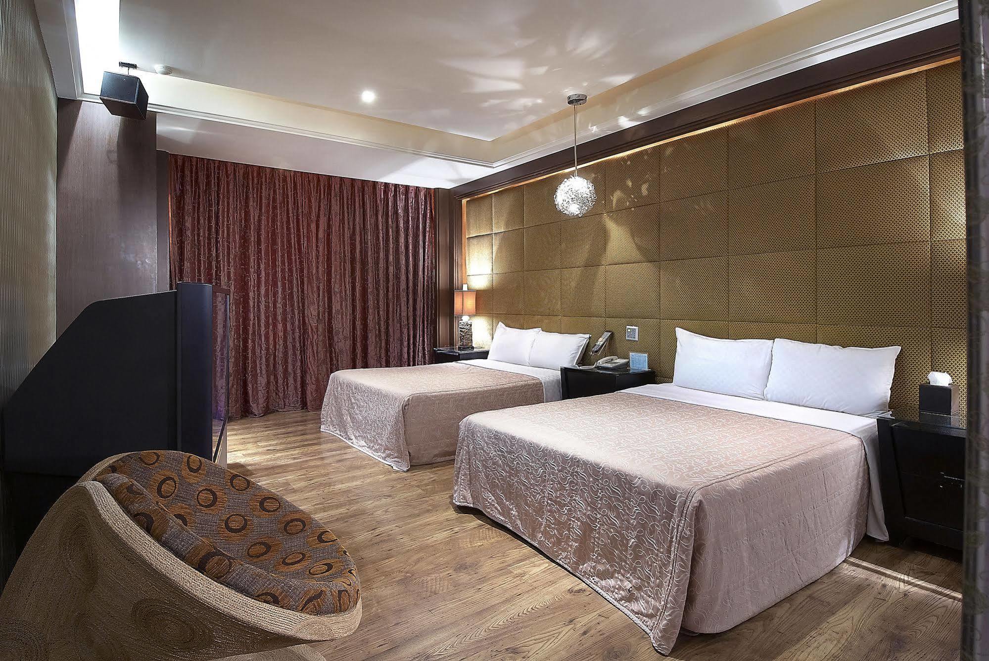 Holly Wood Motel Pitou Экстерьер фото