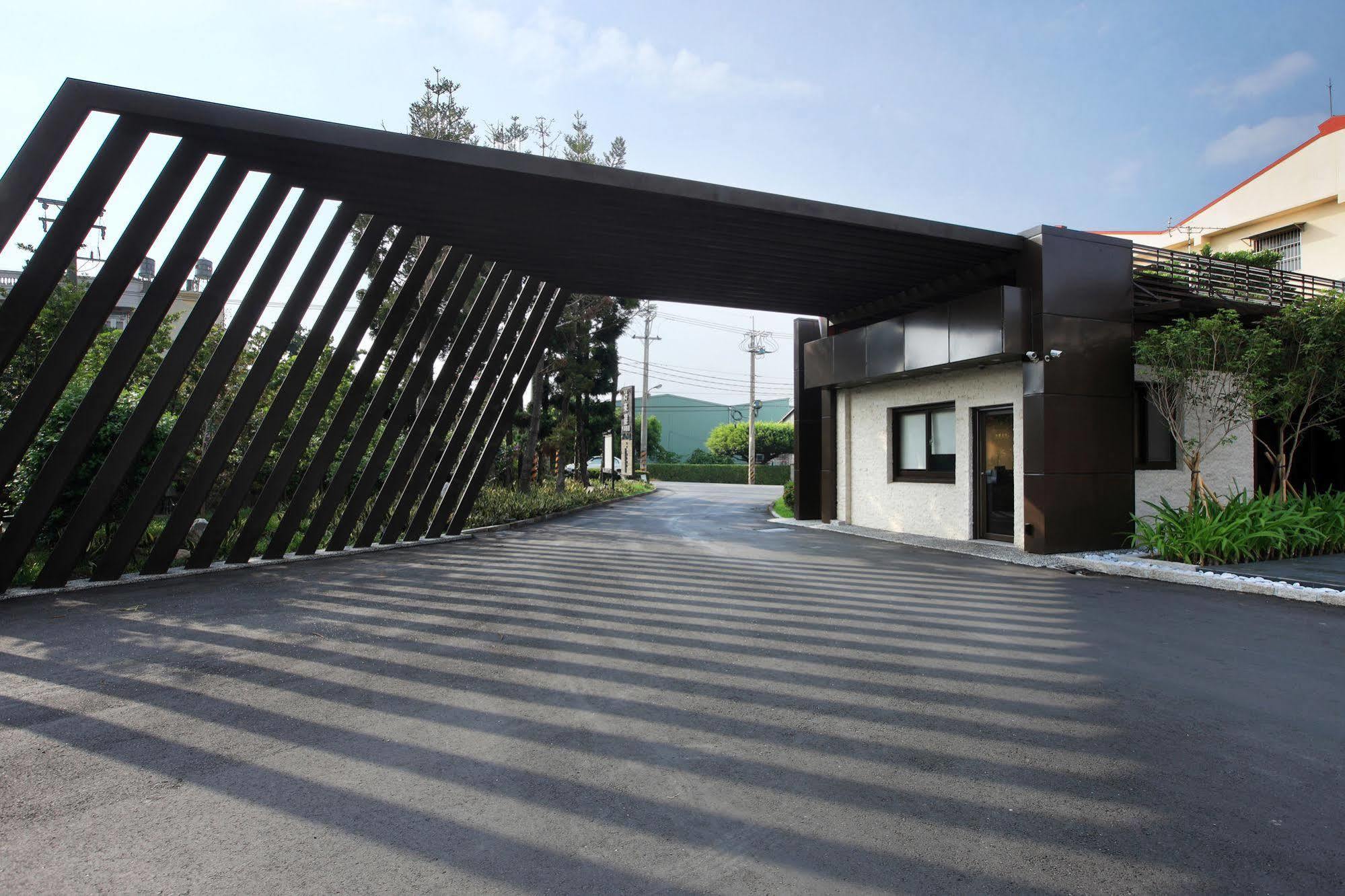 Holly Wood Motel Pitou Экстерьер фото